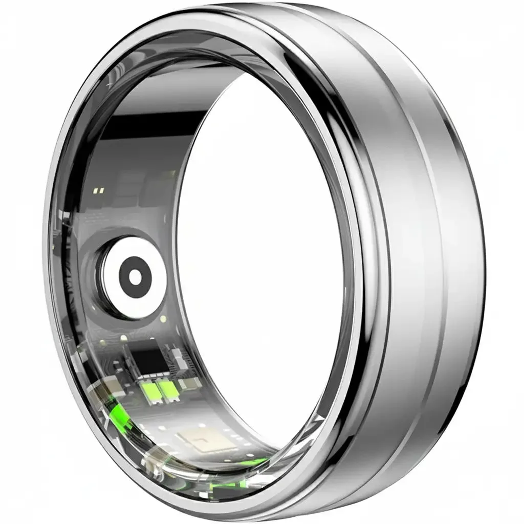 Silberner Ring mit spiegelnder Außenseite und zwei feinen umlaufenden Rillen, schräg aufgenommen: durch die transparente Innenseite sind Platine, grüne LEDs und ein rundes weißes Sensorfeld mit schwarzem Punkt zu sehen
