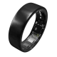 Schwarzer, glänzender Ring schräg stehend: breite glatte Außenfläche, innen ein weißer ULTRAHUMAN-Schriftzug mit Pfeil und dahinter unter transparentem Material Chips, Leiterbahnen und goldene Kontaktpunkte